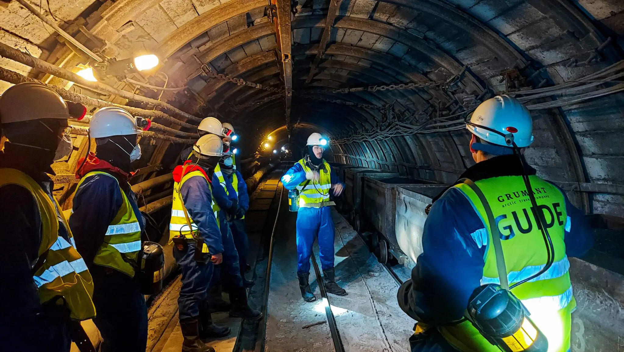20210620_103507 Students visiting the operating mine in Barentsburg. Photo: Lars Henrik Smedsrud/UNIS