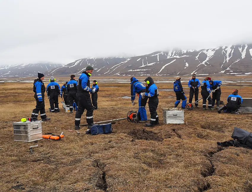 AG-218 fieldwork in Adventdalen AG-218 permafrost drilling in Adventdalen, June 2017. Photo: Ole Humlum/UNIS