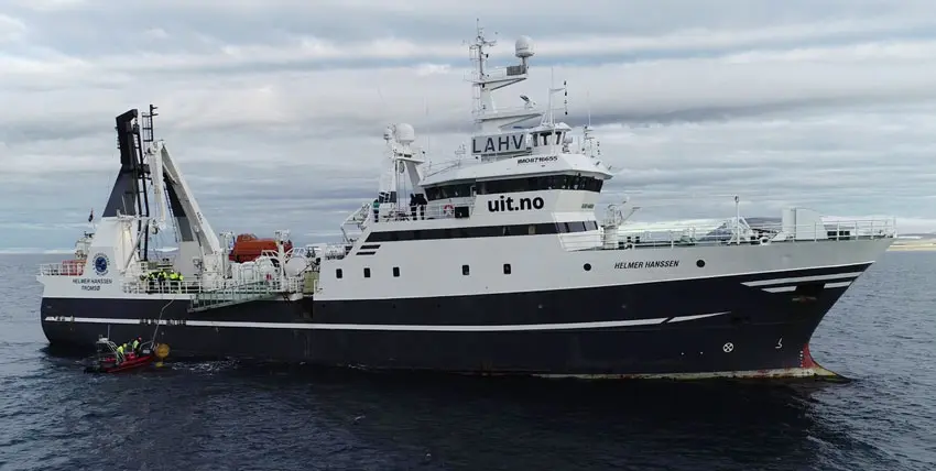 Helmer_Hanssen_K.Lennert RV Helmer Hanssen in Rijpfjorden September 2020 to pick up the sea observatory which had then been out for 2 years. Photo: Kunuk Lennert (UiT).