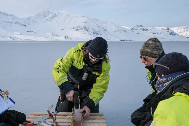 Johanne2 Ice coring and taking temperature measurements