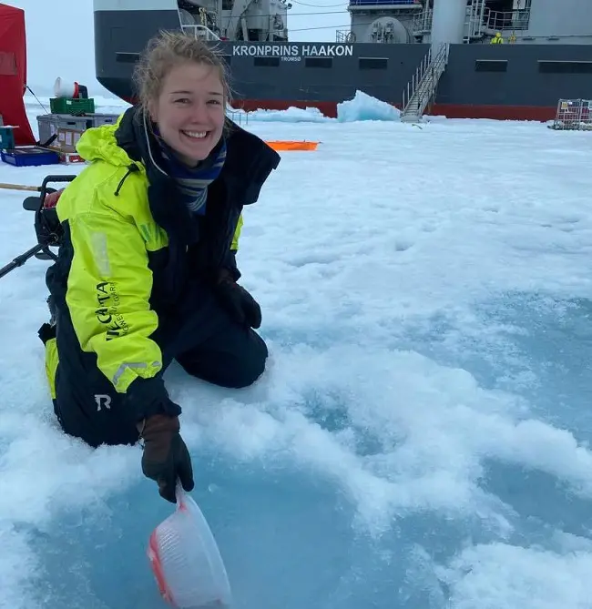 vanessa650 Fishing up slush with a colander.
